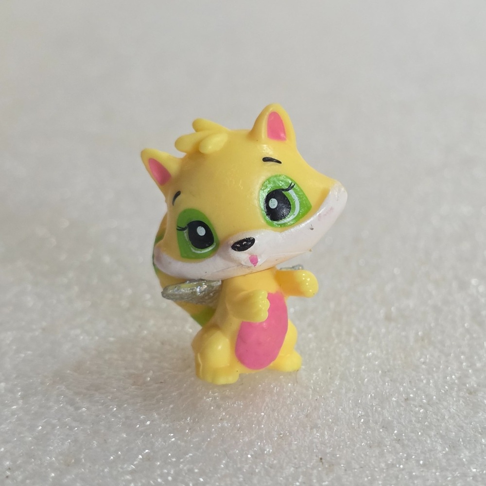 Hatchimals CollEGGtibles Yellow Raspoon Raccoon Figure 1" Spin Master PVC Toy